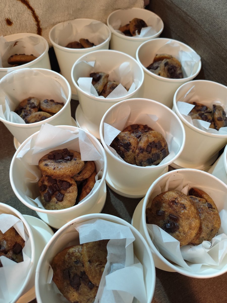pan_site's tweet photo. wts lfb · #weeklypan 🧺

— pre-order goodies .ᐟ

cookies - 95 php ea
crinkles - 105 php ea
brownies w choco dip - 110 php

“ mine + pastry + quantity ”

payo / dop : 06/16
delivery on tue-wed : 06/18-19

📦 : sdd only ( lalamove / grab )
📍 : las piñas, metro manila

rcbyt .ᐟ https://t.co/CI19NMc7dQ