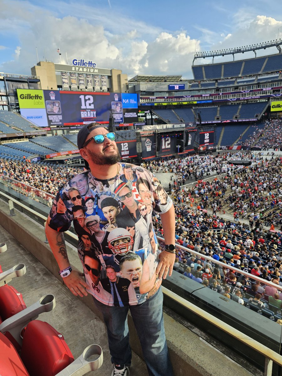 Lastchanced18's tweet photo. Yes. I was there and it was amazing. Thank you @Patriots @TomBrady https://t.co/sW64cx5ulR