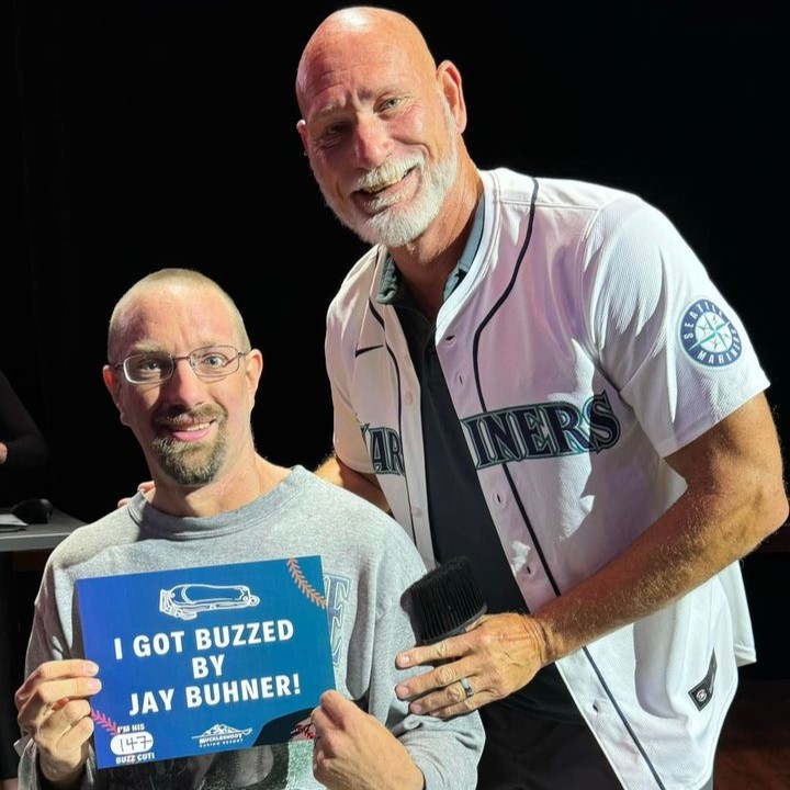Muckleshoot_C's tweet image. Our lucky guests that got Jay Buhner’s Buzz Cuts tonight! 💈⚾️ What a fun opportunity to meet a @Mariners legend! Don’t forget tomorrow is Buhner Buzz Night at the Victory Hall! Get your tickets! 🧢 #jaybuhner