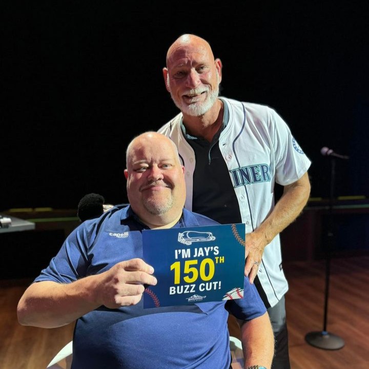 Muckleshoot_C's tweet image. Our lucky guests that got Jay Buhner’s Buzz Cuts tonight! 💈⚾️ What a fun opportunity to meet a @Mariners legend! Don’t forget tomorrow is Buhner Buzz Night at the Victory Hall! Get your tickets! 🧢 #jaybuhner