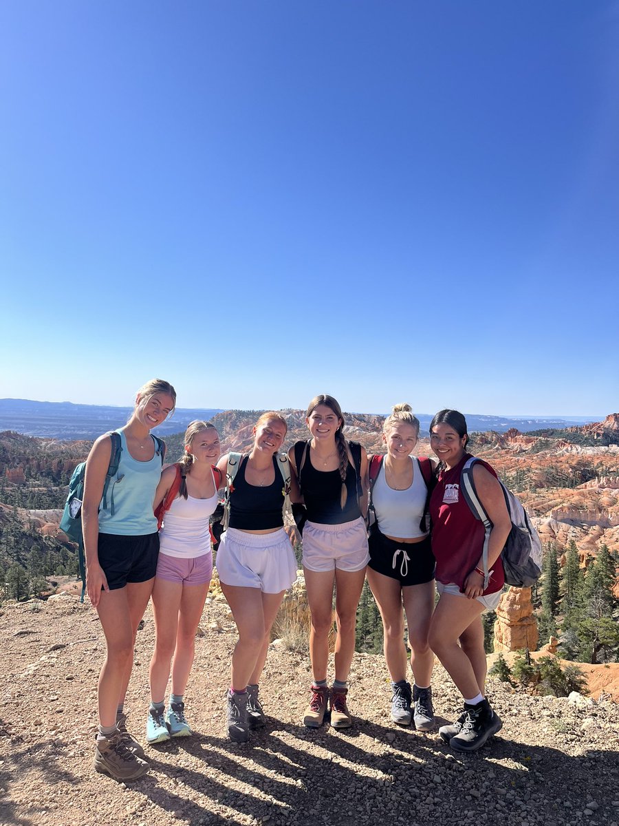 (1/2) Here are some more pics from today’s hikes and from around camp! Utah is treating us well!☀️🌄🌲 

🚐 #summerfieldstudies2024 ☀️