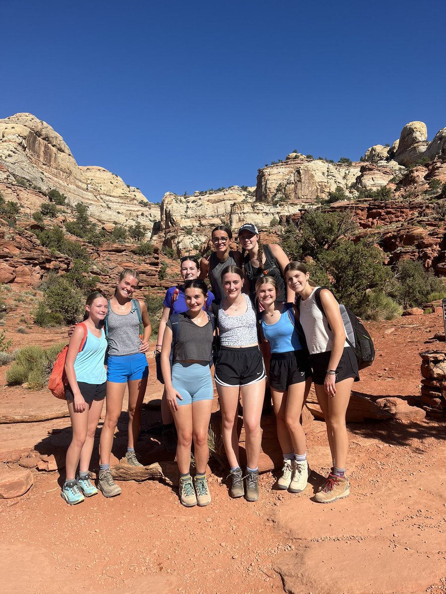 We can’t get enough of these views🥰🤩 The students are having a great time exploring all these new places!🗺️🥾

🚐 #summerfieldstudies2024 ☀️