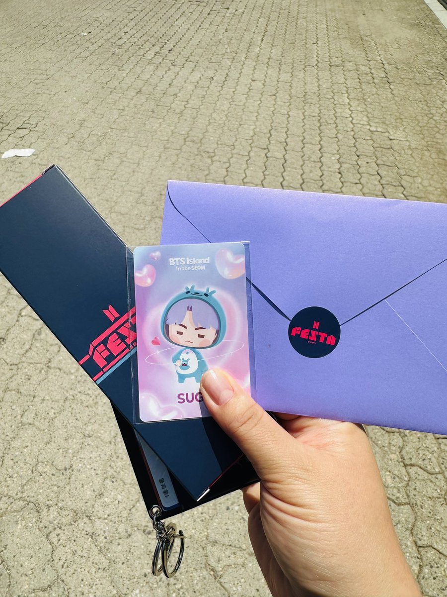 8시반에와서...
새치기무리들 물리치고~
드디어 받은...ㅠ
이제 기절해야겠다.
에휴 힘들다ㅠ