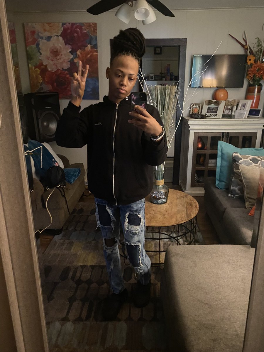 318Camm's tweet photo. hey people https://t.co/JnRE0P5ZOY
