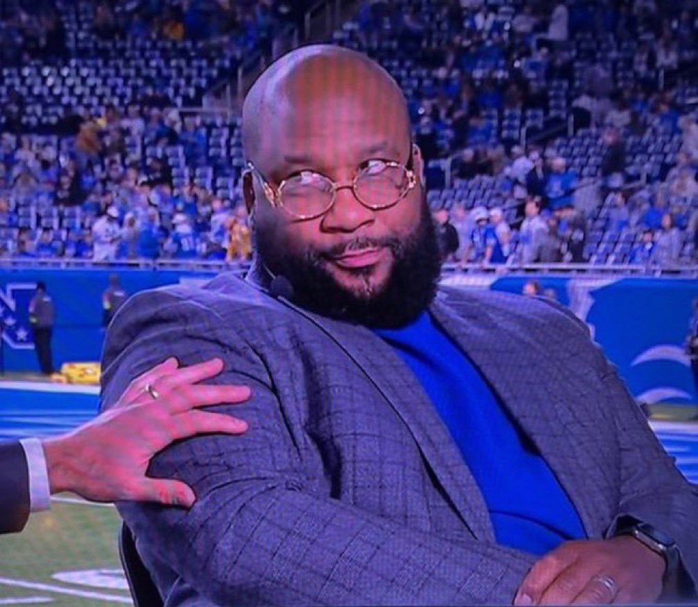 carolinerenard_'s tweet image. Looking at these white people who have Juneteenth off