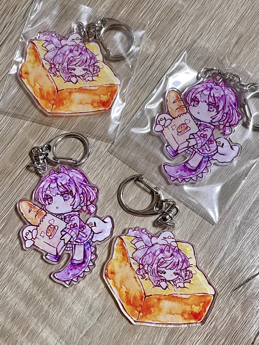 かいぶつちゃんとおばチュン、パンシリーズのアクキーきました#モノヴィレッジ#サッポロモノヴィレッジ 
