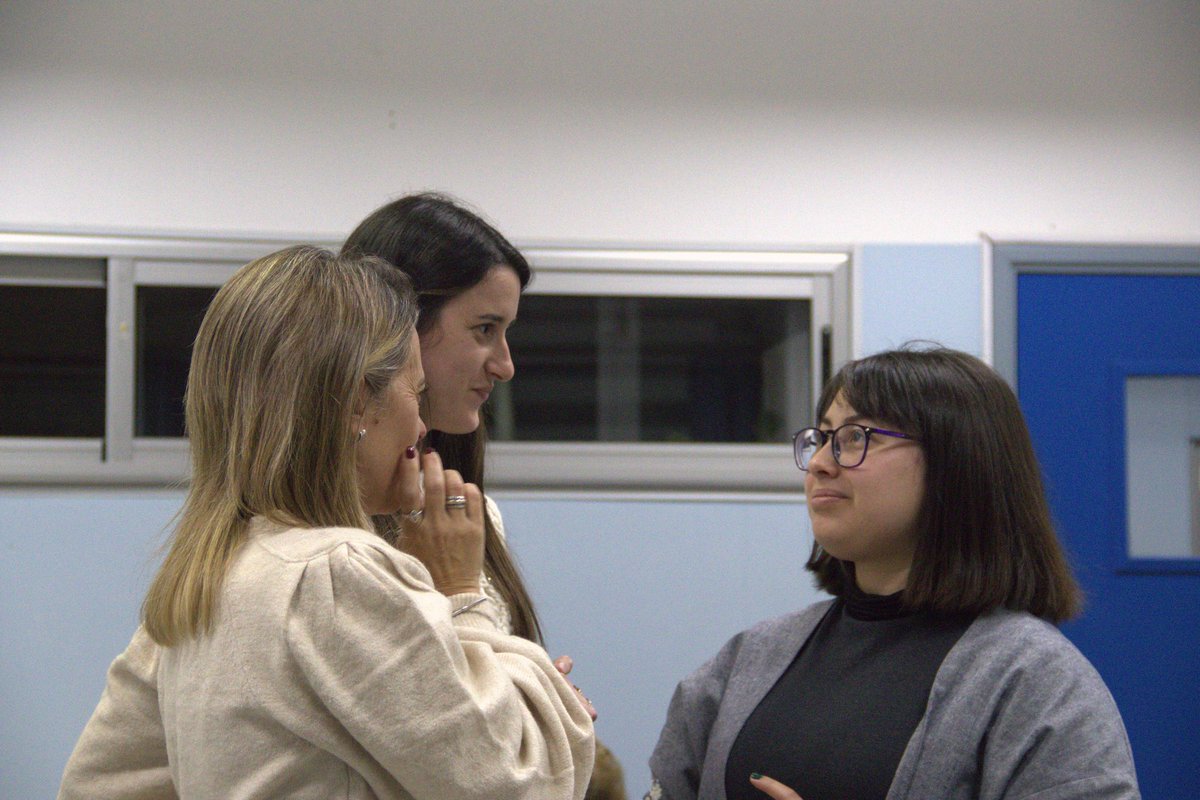GSilvera06's tweet photo. Un honor haber sido invitadas por el @Colegio_Varela a realizar el Taller de Evaluación Formativa en el marco de la Innovación Pedagógica de la TCI @ANEP_Uruguay
Encuentro enriquecedor que brinda más oportunidades de aprendizaje.
@florenciaapelo @FlorTzitzios
#AprenderMas https://t.co/2OVFndcxW9