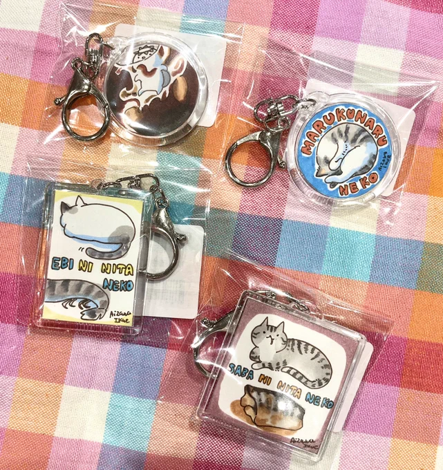 マルイクリエイターズマーケットはじまりました!17日まで!よろしくお願いします〜!今回は超ミニ原画(キーホルダー)を持ってきました!これは日に日に増える予定ですあと原画の販売もあります!いまは小さい絵だけです! #MCM4 