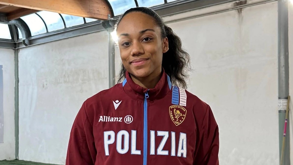 poliziadistato's tweet photo. Italia 🇮🇹 e #Fiammeoro👮🏽‍♂️👮🏼‍♀️ da record ai Campionati europei 🇪🇺 di atletica #Roma24 con #MarcellJacobs che porta alla medaglia d'oro🥇 la staffetta 4×100 e #LarissaIapichino argento🥈 nel salto in lungo femminile grazie al 6.94 ottenuto all'ultimo tentativo 💪💪👏👏👏 https://t.co/EpN4Rz8vGm