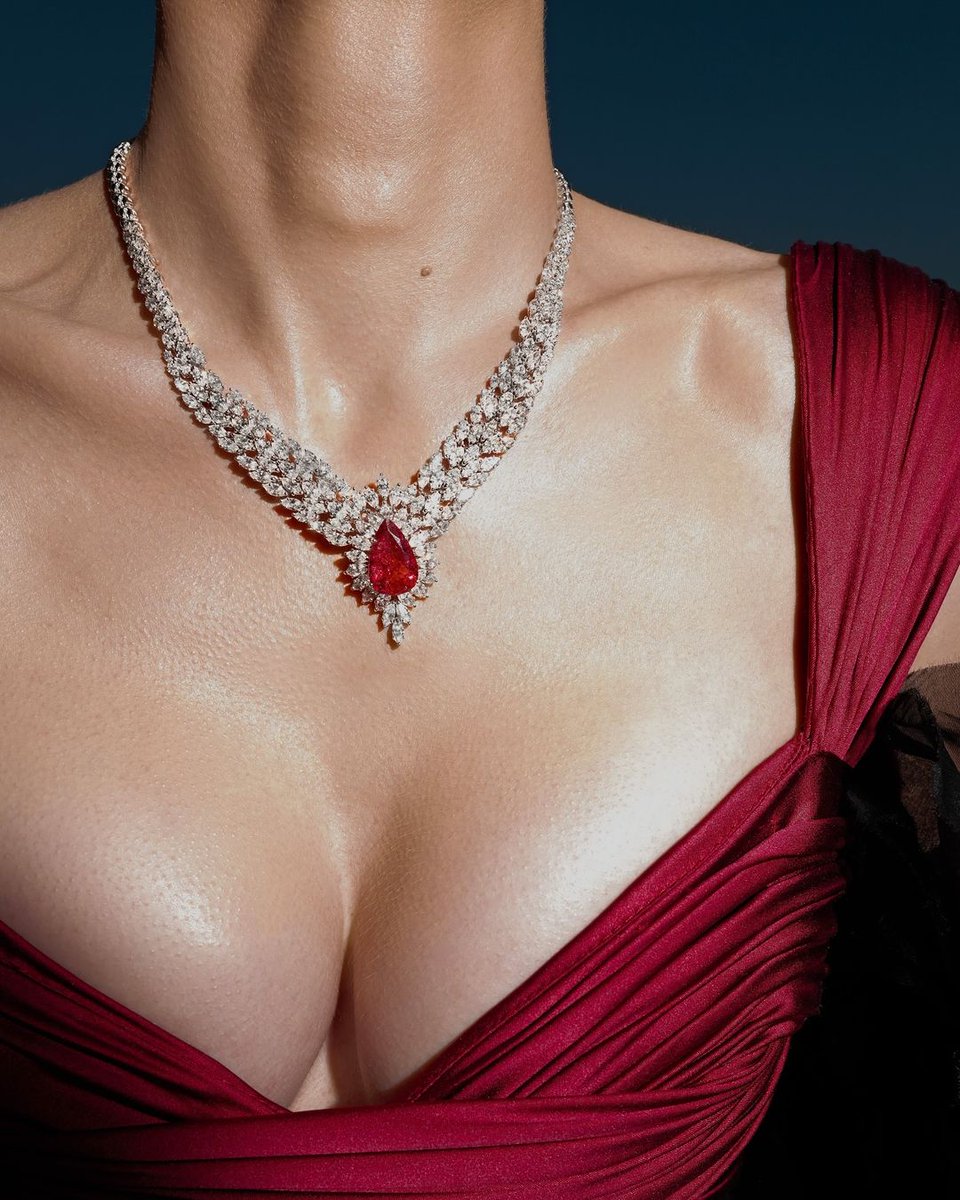 riley_arlen's tweet image. Had an amazing night at the charity gala, supporting a cause close to my heart. Feeling grateful and inspired! 🌟✨ 
#CharityGala #SupportACause #GivingBack #Philanthropy #GlamourAndGiving #FashionForACause #CommunitySupport #MakingADifference #ElegantEvening