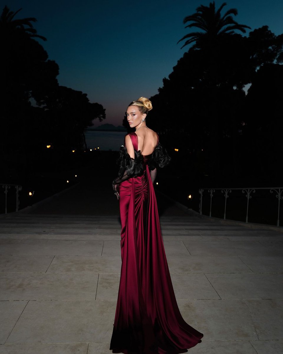 riley_arlen's tweet image. Had an amazing night at the charity gala, supporting a cause close to my heart. Feeling grateful and inspired! 🌟✨ 
#CharityGala #SupportACause #GivingBack #Philanthropy #GlamourAndGiving #FashionForACause #CommunitySupport #MakingADifference #ElegantEvening