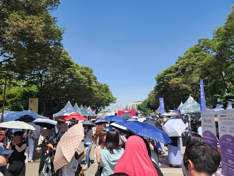 kvibe_yonhap's tweet photo. ARMY Crowds '2024 Festa' in Jamsil to Celebrate BTS' Debut Day!
#2024페스타 #2024Festa #ARMY #BTSDebut #June13 #3pm #JinIsBack #MeetJin #BTS_Jin
https://t.co/mCMt5s1dTw https://t.co/EP0eaoLSmP