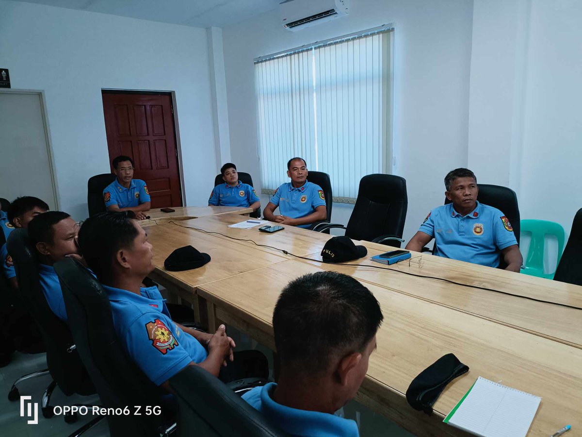 ApayaoP's tweet photo. PLTCOL TYPON P ACOD, DPDA presided over the meeting to discuss the resolution of the existing best practice of Apayao PPO

#SaBagongPilipinasAngGustongPulisLigtasKa 
#ToServeandProtect https://t.co/JvkvoNhGfd