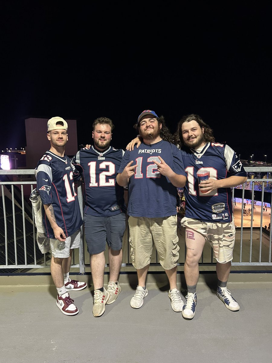 NickMo39's tweet photo. Brady guys. @Cookjc98 @PatSilvia98 https://t.co/M4Mq27dXkj