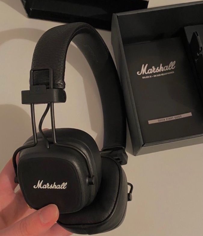 rayoffsunshinee's tweet photo. mau rekomendasiin headphone aesthetic bisa buat ide kado atau self reward😋🫶 https://t.co/eupX0e9e3U
