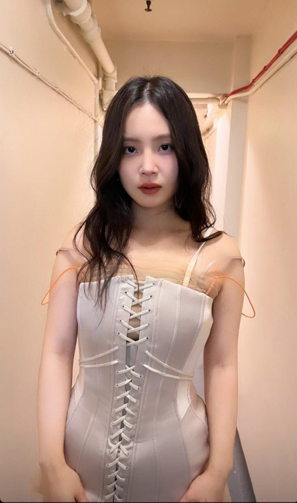 *menatap tdak senqng*