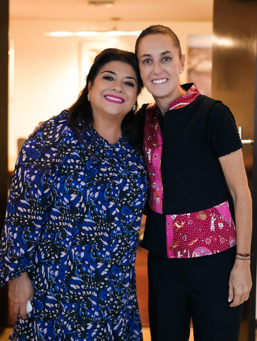 CharroPolitico's tweet image. Esta tarde la virtual presidenta electa @Claudiashein se reunió con la Jefa de Gobierno Electa de la Ciudad de México @ClaraBrugadaM. 

Se viene cosas aún mejores para la capital del país que decidió seguir siendo progresista y no una plaza para el Cártel Inmobiliario.