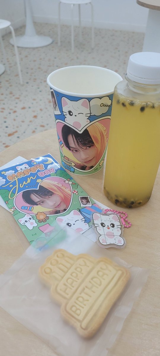 Blablablau123's tweet photo. Junhui Birthday Cafe 🥰

One of my favorites hobbies
Location: Seoul, Café Kiro

#Jun #Junhuibirthday #Junbirthdaycafe #6월이_소중한이유_해피준데이 https://t.co/aV65Wrt6oH