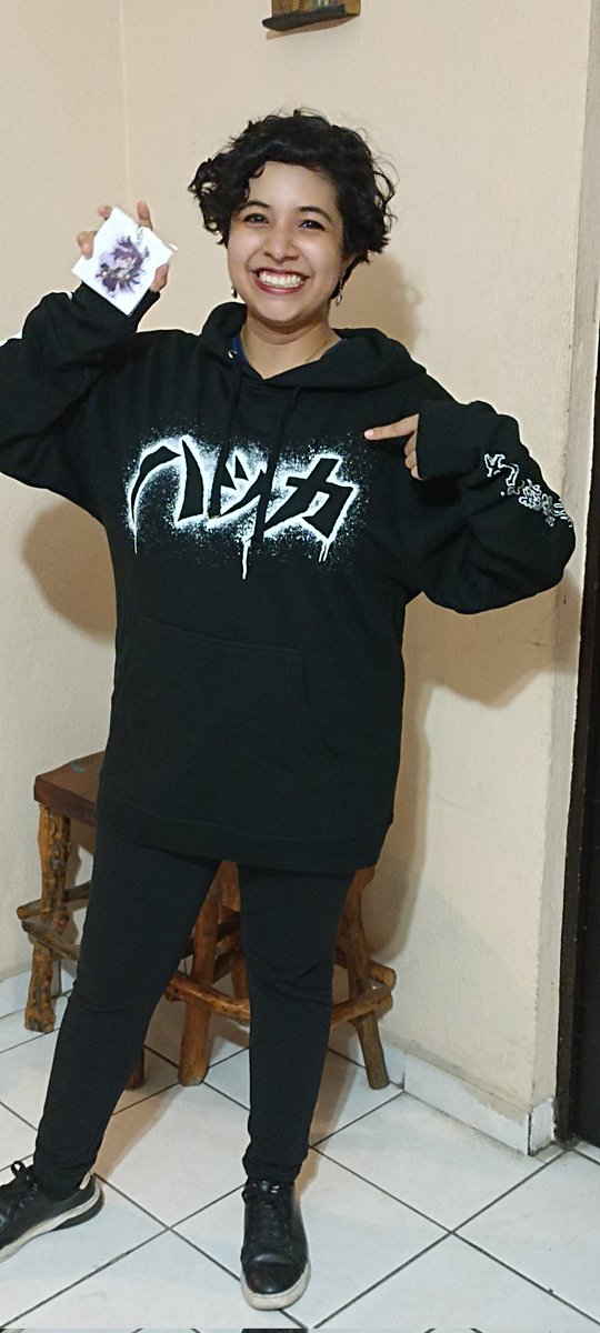 n_trapdoor's tweet photo. I just came back home after working the whole day on my birthday... It's almost 10 PM, but my last auto-gift just made everything worth it 🥹♥️ I finally have my Ghost x Ghost Hakka sweater!! AND I LOVE IT!! 💜
(Yes, it really glows in the dark!! 🤭)

#Hakkitos #GhostxGhost https://t.co/A72B8b5hfY