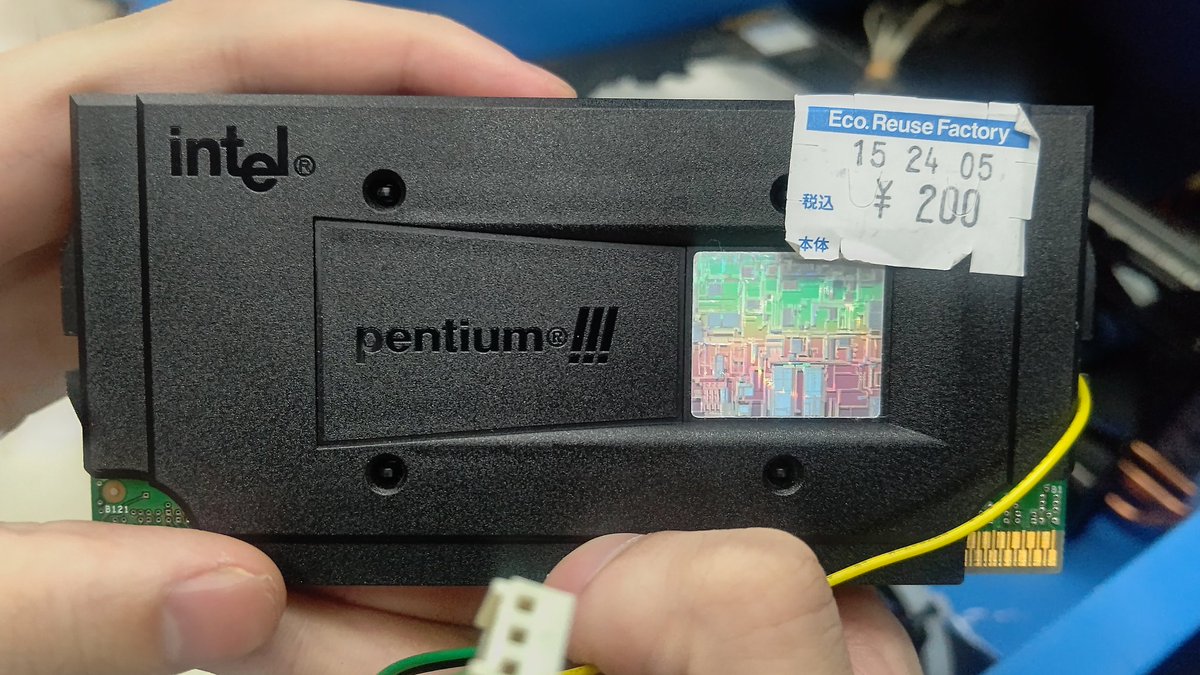 ponnkichike's tweet photo. #ハードオフ環境月間
#ハードオフファミリー
うん✨良いなぁ~(^^)
#ジャンク #Pentium2 #Pentium3 #マイニング台 https://t.co/k4VNnuKL5J
