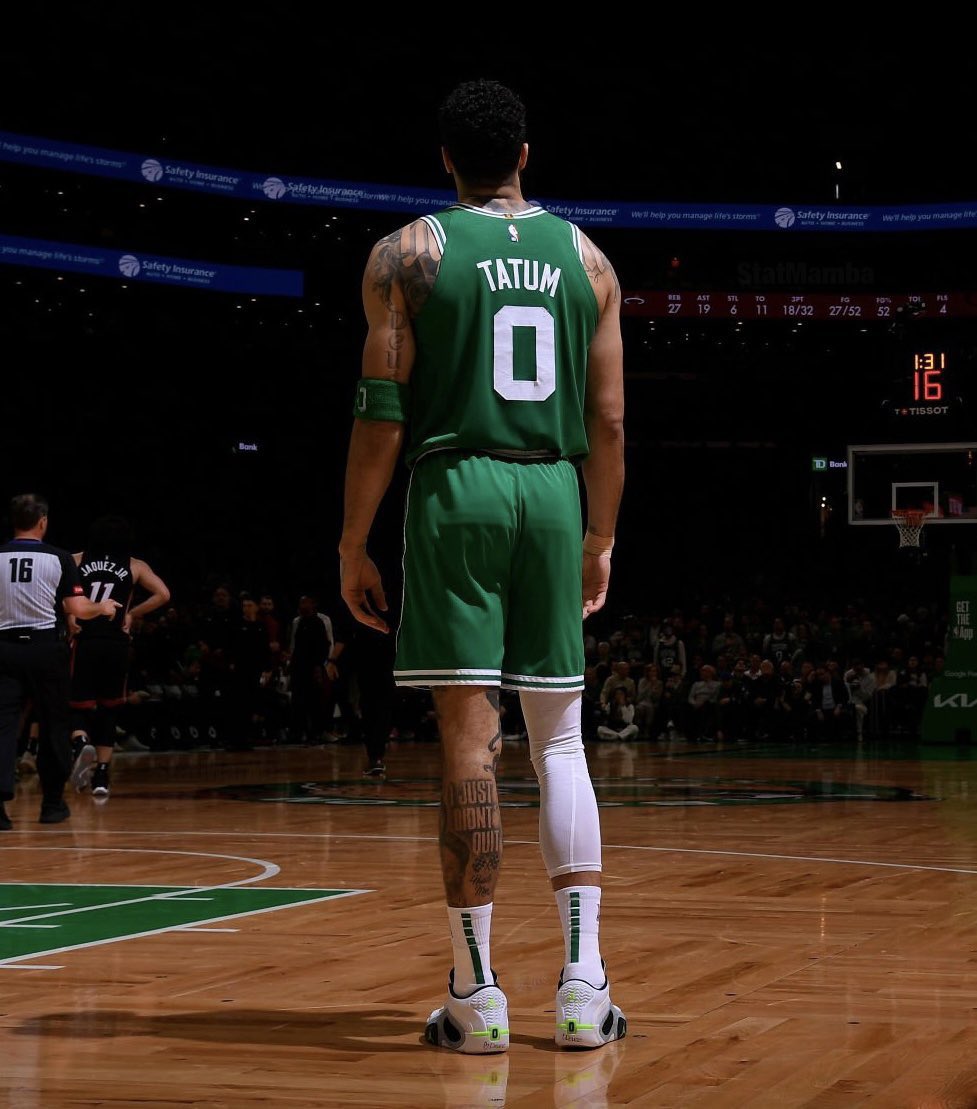 CelticsAr's tweet photo. 🚨 تاريخي 🚨
🚨 تاريخي 🚨
🚨 تاريخي 🚨

3 لاعبين فقط في تاريخ مباريات نهائي الـ NBA معدلاتهم :

- +20 نقطة
- +7 ريباوند
- +7 اسيست

(جيسون تايتوم &amp; نيكولا يوكيتش &amp; ليبرون جيمس)

🤯🤯🤯🔥🔥🔥 https://t.co/UooFtTA9Bm