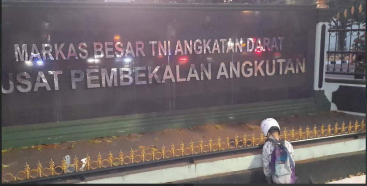 icacantika_'s tweet photo. VIRAL!!! Terpeleset Saat Akan Buang Air Kecil, Pemotor Tewas Tertancap Pagar di Jaktim,Muhammad Rafli (23) tewas mengenaskan dengan kondisi tertancap pagar di Kramat Jati, Jakarta Timur (Jaktim).
#TikTok #20thGEMINIDay #Sarwendah #Ruben #Anang #Syifa #Kamis #SNBT #KISSOFLIFE #Fyp https://t.co/sUIVfAG7YR