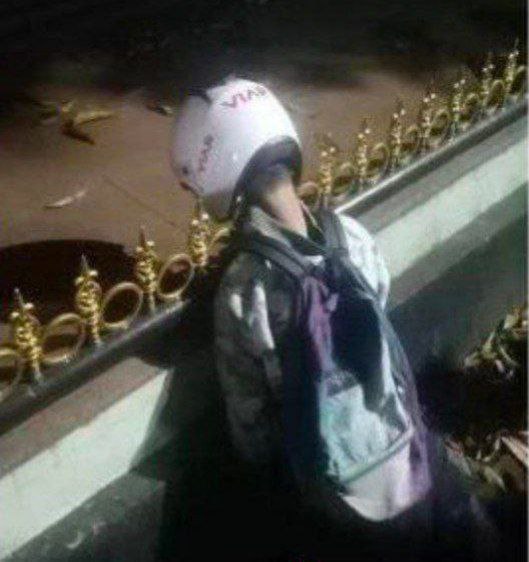 icacantika_'s tweet photo. VIRAL!!! Terpeleset Saat Akan Buang Air Kecil, Pemotor Tewas Tertancap Pagar di Jaktim,Muhammad Rafli (23) tewas mengenaskan dengan kondisi tertancap pagar di Kramat Jati, Jakarta Timur (Jaktim).
#TikTok #20thGEMINIDay #Sarwendah #Ruben #Anang #Syifa #Kamis #SNBT #KISSOFLIFE #Fyp https://t.co/sUIVfAG7YR