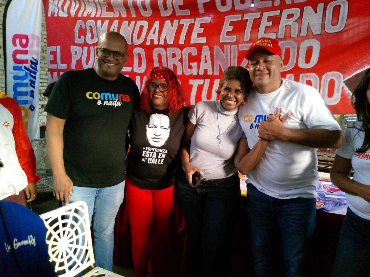 PSUVBerroteran's tweet photo. Primer Encuentro entre la Caracas Comunera y el Ministro del Poder Popular para las  Comunas y Movimientos Sociales.

La reunión se llevó a cabo en el Campamento de Pioneros Luchadores de mi Patria, en la Parroquia La Candelaria. #ComunaoNada https://t.co/v76BUVGHBb