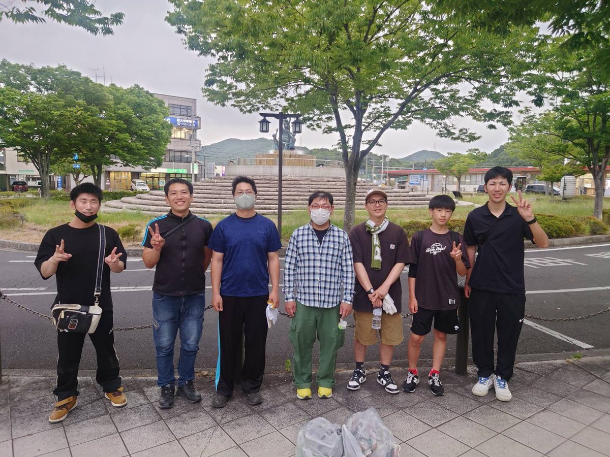 sunfuture0316's tweet photo. こんにちは！8日(土)にゴミ拾いを実施しました！
今回は西大寺駅周辺で清掃を。町がきれいになると気持ちいいですね。
我が地域のSDGsを！
#sunfuture #SDGs  #岡山 https://t.co/Gq7NvxISl2