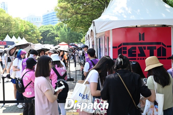 ARMYTEAMID's tweet photo. [💜]

Keadaan di venue BTS FESTA 2024 hingga siang ini....

#BTS11thAnniversary #2024BTSFESTA #방탄소년단 #BTS @BTS_twt https://t.co/Kxw7NKiD6Q