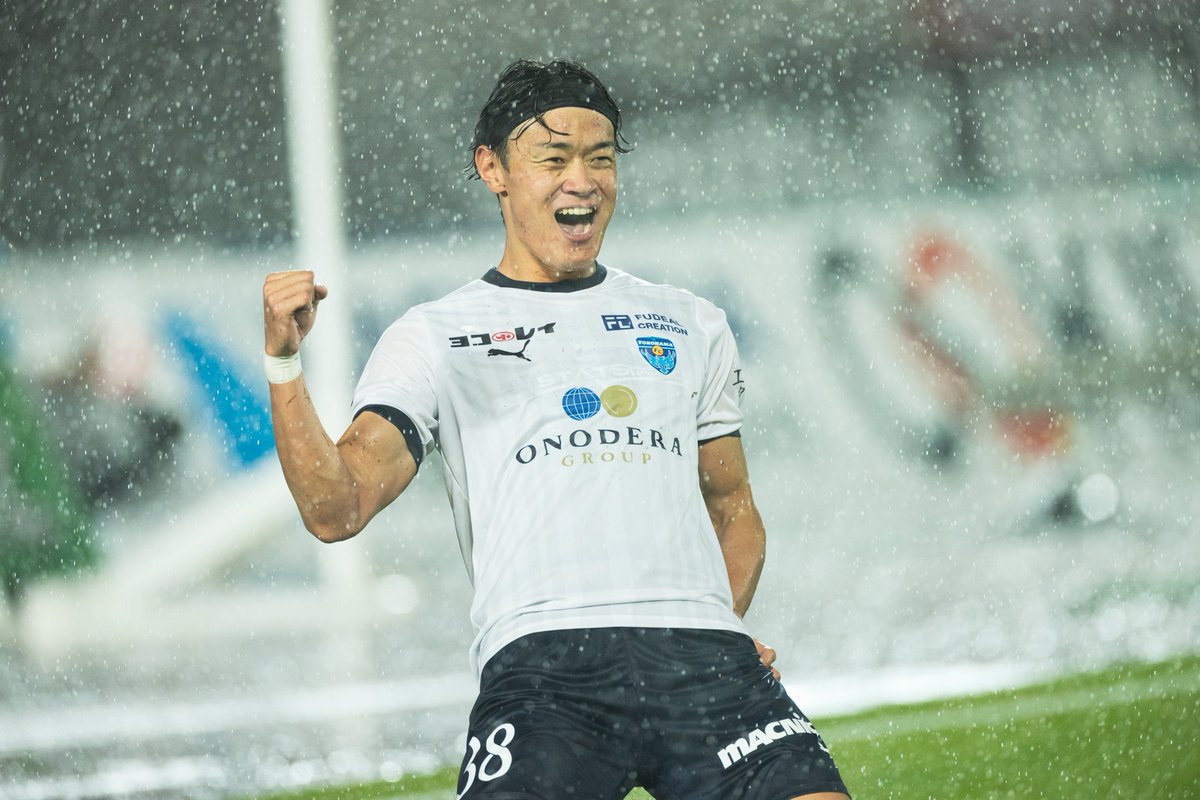 yokohama_fc's tweet photo. この度、FW #髙橋利樹 選手が2024年4月13日に入籍いたしましたのでお知らせします。

https://t.co/ndkX6CFtuw

トシキおめでとう！！
素敵な家庭を築いてください✨✨

#yokohamafc #横浜FC https://t.co/n16DCQf0VC