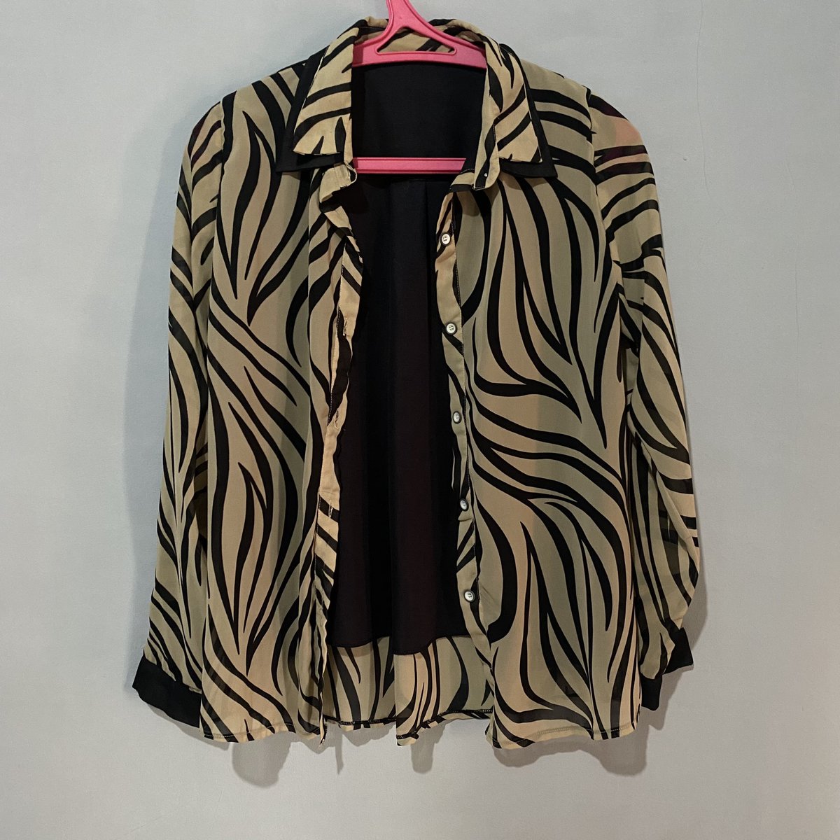 sid30fsha's tweet photo. 7. Kemeja pink (40k)

LD : 90cm
Panjang baju : 53cm
Panjang Lengan : 42cm

8. Kemeja coklat (40k)

LD : 94cm
Panjang baju : 64cm
Panjang Lengan : 57cm https://t.co/9ps59XUK8D