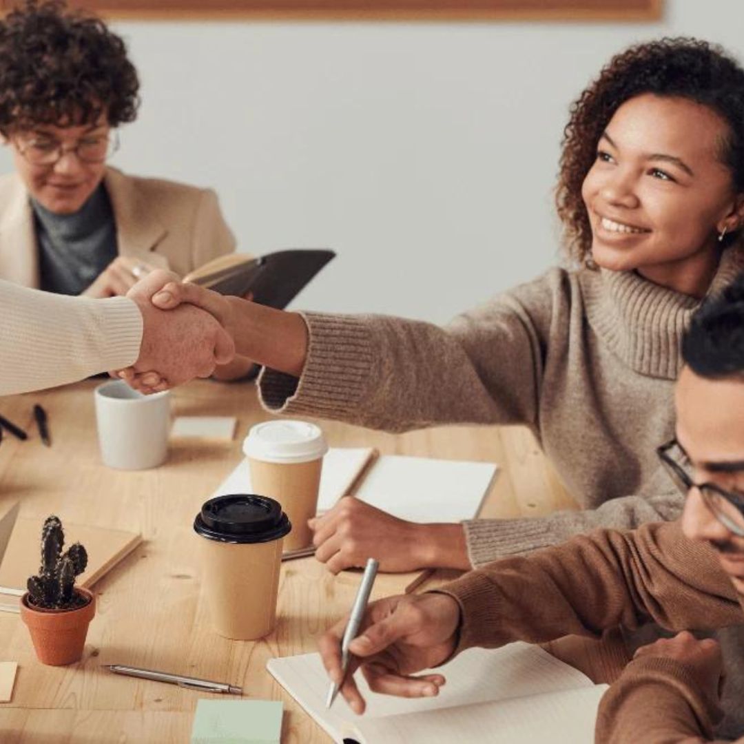 5 networking tips for health pros! 🩺💡 Attend conferences, leverage social media, keep contacts, join associations &amp; start early. Read our blog for more! 🔗  bit.ly/3RgIpEn. #HealthcareProfessionals #NetworkingTips #CareerGrowth