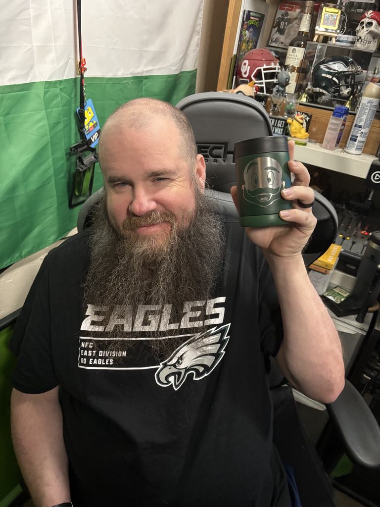 Check out what <a href="/Mommagooph/">Mommagooph</a> made for me for fathers day!  (Logo work by <a href="/ZenithsReign/">🦊⛩️ZenithsReign⛩️🦊</a>)