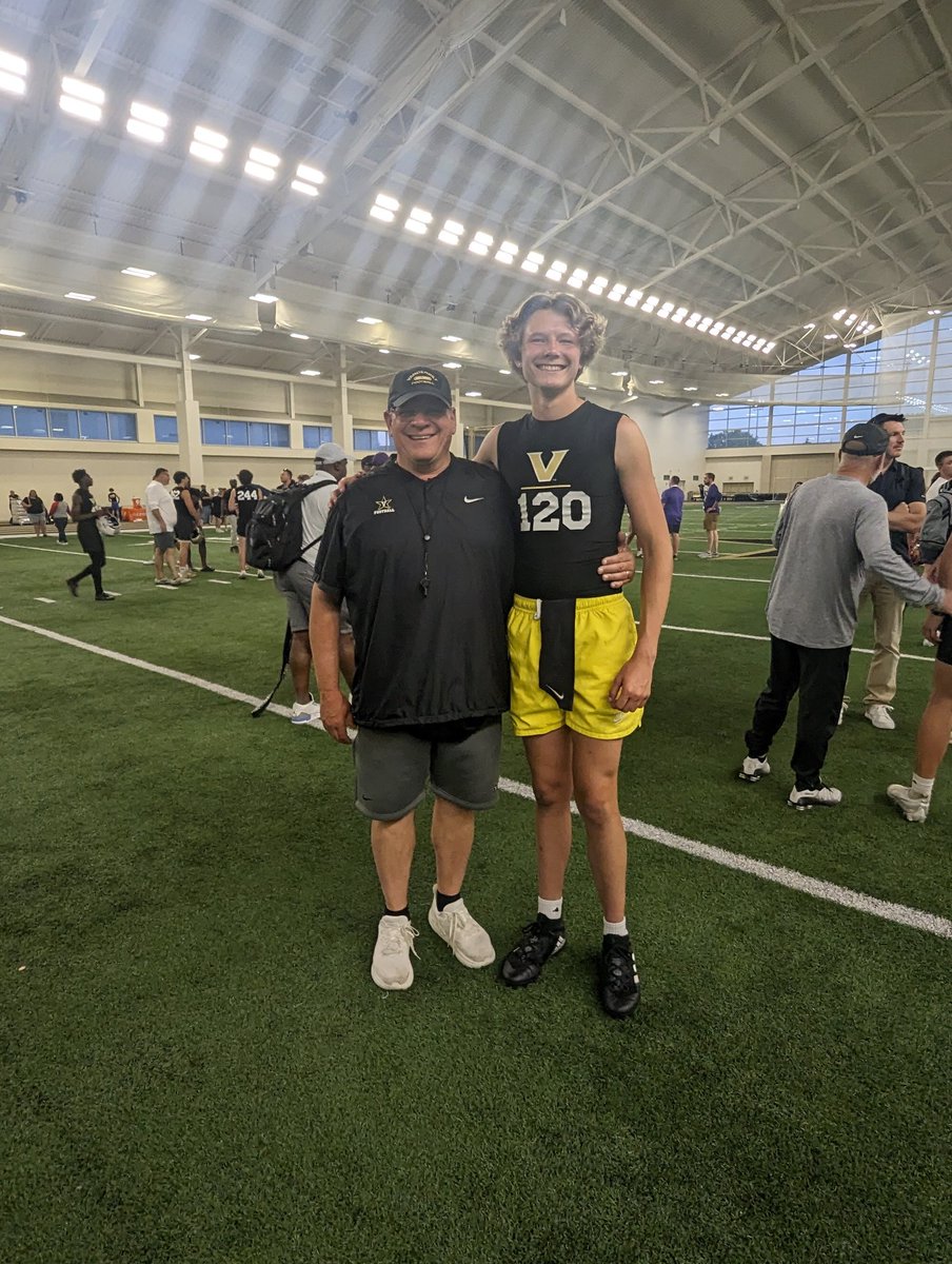 Chase Davis 2027 QB 6'6'' 195lb tweet media