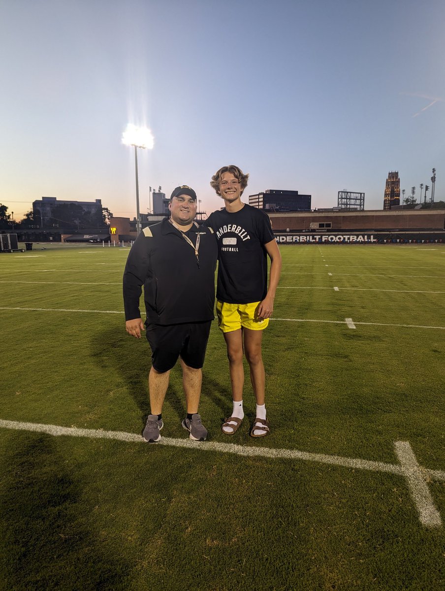 Chase Davis 2027 QB 6'6'' 195lb tweet media