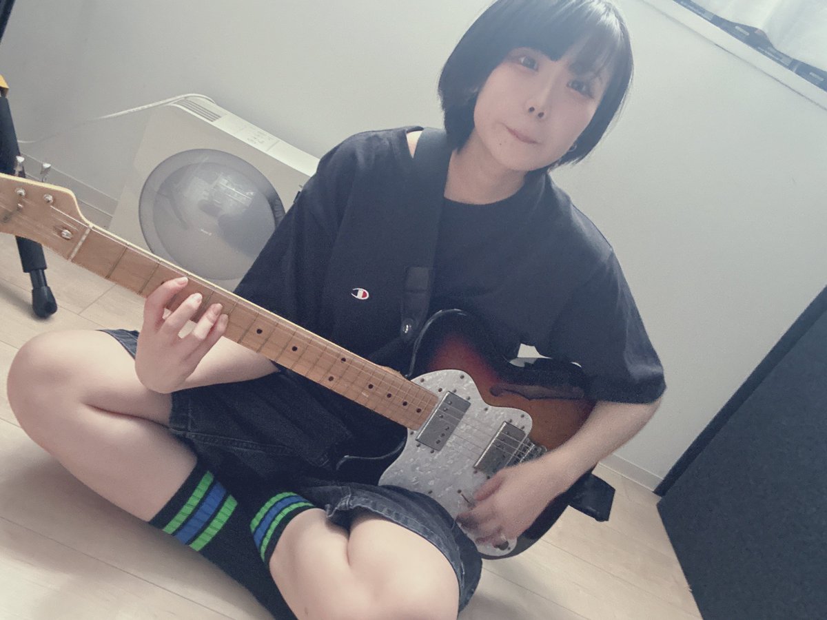 p_miyata's tweet photo. ギターリストになるらしい。 https://t.co/rQXGQSZMPh
