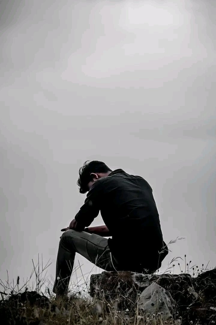 rajnishrathi93's tweet photo. एक और साल गुजर रह है मायूसी के साथ , 

बेरोज़गार  लड़के भला जश्न कहा मनाते है ।।

@Radhemahwa
#बेरोजगारी_भत्ता_का_भुगतान_करो
#♥️🦋✍️ https://t.co/xDziVg0L14