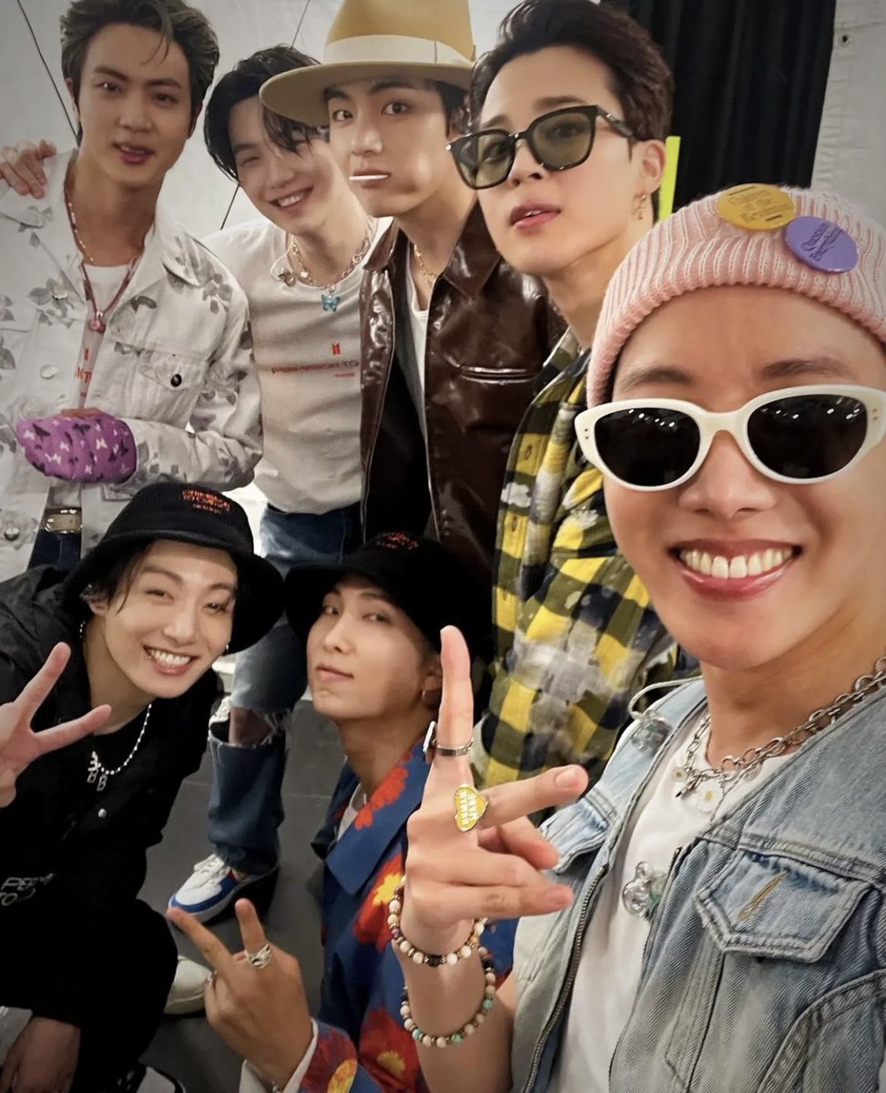 RMPICS_twt's tweet photo. #BTS11thAnniversary #BTS
#11YearsWithBTS @BTS_twt https://t.co/x8sJ8izrNK