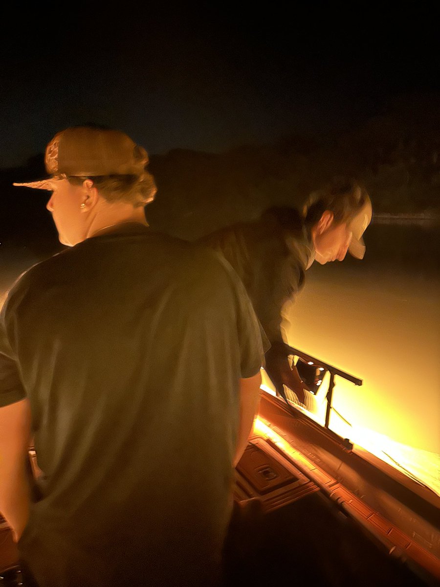 DreadPiratesRob's tweet photo. Bow fishing time! LFG! #SnakeHeads #BowFishing https://t.co/gkUGmfEOAs