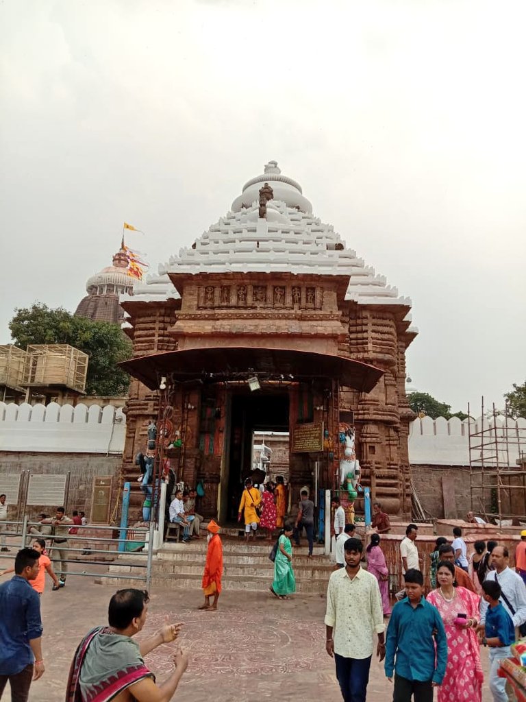 ମହାପ୍ରଭୁ ଶ୍ରୀଜଗନ୍ନାଥଙ୍କ ଆଶୀର୍ବାଦରୁ ଅଗଣିତ ଭକ୍ତମାନଙ୍କର ଭାବାବେଗକୁ ସମ୍ମାନ ଜଣାଇ ଓଡ଼ିଶା କ୍ୟାବିନେଟର ନିଷ୍ପତି କ୍ରମେ ଆଜି ନବନିଯୁକ୍ତ ମୁଖ୍ୟମନ୍ତ୍ରୀ ମୋହନ ମାଝୀ ଓ ମନ୍ତ୍ରୀ ପରିଷଦର ଉପସ୍ଥିତିରେ ଶ୍ରୀମନ୍ଦିର ଚାରିଦ୍ଵାର ଖୋଲାଯାଇଛି । ମହାପ୍ରଭୁଙ୍କ ଶୁଭ ଆଶୀର୍ବାଦ ଆମ ସମସ୍ତଙ୍କ ଉପରେ ରହିଥାଉ, ଏହା କାମନା । 

ଜୟ ଜଗନ୍ନାଥ