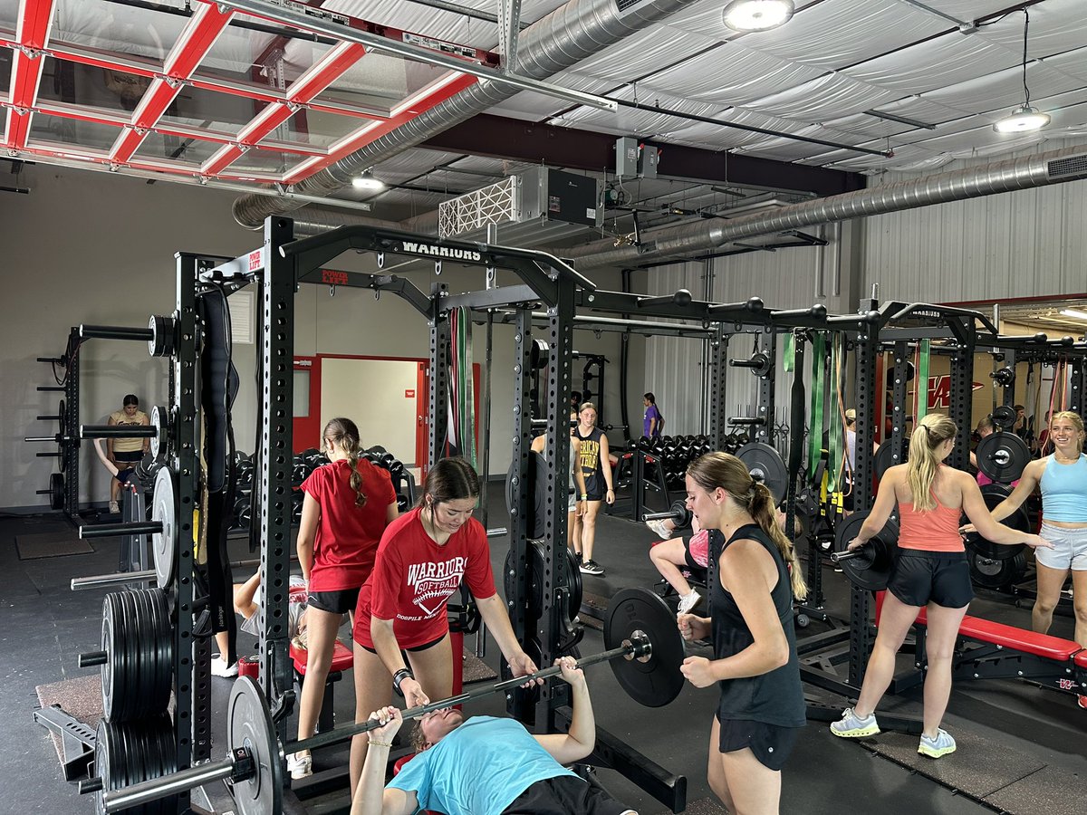 pcWEOVERme's tweet photo. @pcWEOVERme @WashingtonWarr5 @WarriorsWPS Day 2 in the books for these Washington Warriors! BELIEF that Everything Matters; uniformity in the small details develop culture! They believe and they WILL! https://t.co/EbHMy8eQLI