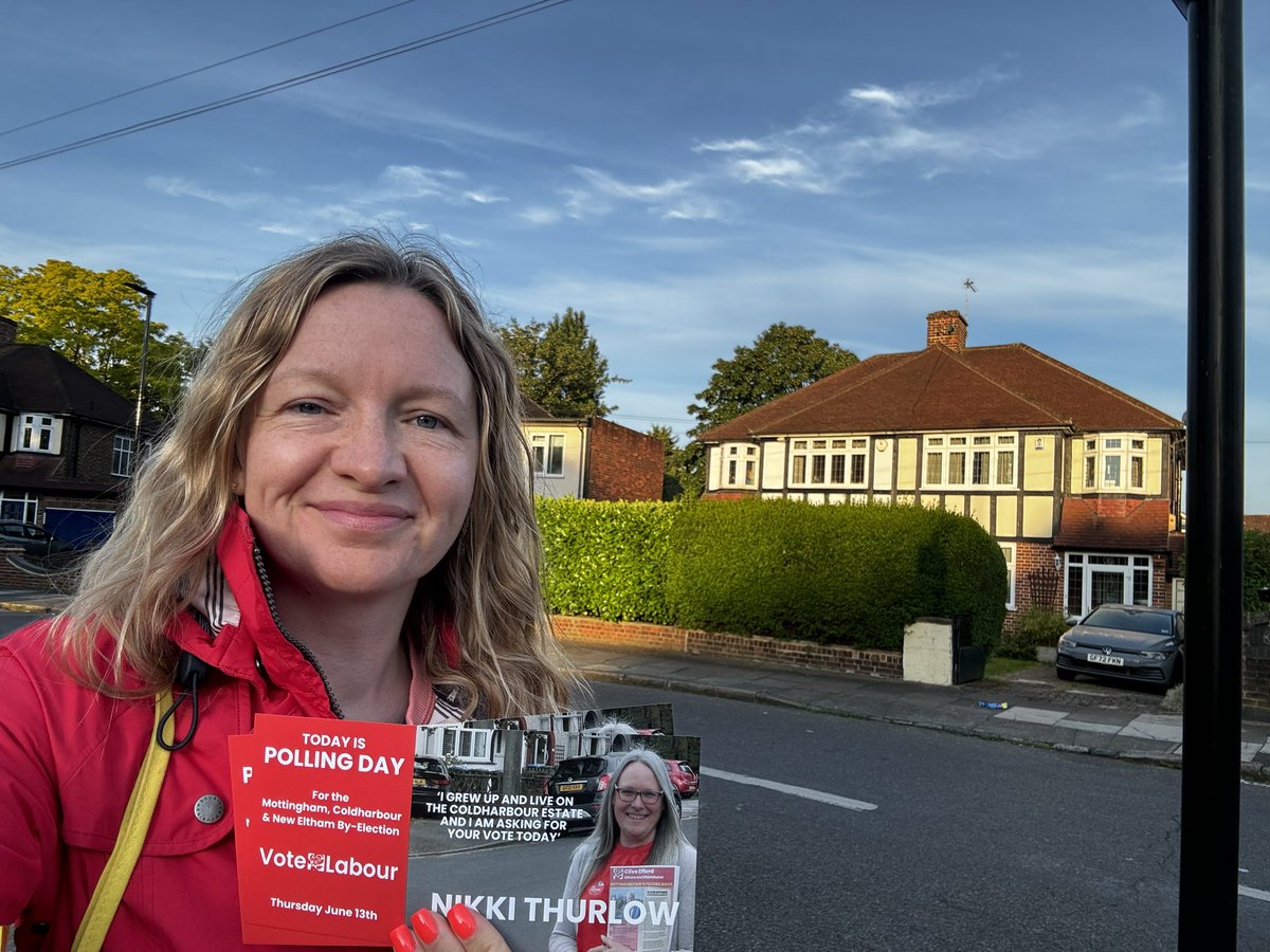 And we are off! There are not many people I would be leafleting for at 5.30am - but <a href="/ncthurlow/">Nikki Thurlow</a> is an absolutely brilliant candidate and I would love to be in the Greenwich Council Chamber with her. If you are in Mottingham , Coldharbour and New Eltham - Vote Nikki today 🌹