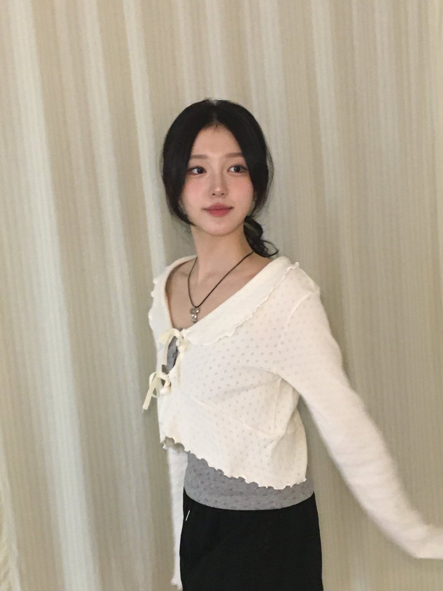 newyears2ve's tweet photo. Ribbon prill cardigan 🎀

사랑스러운 리본프릴가디건이 업로드 되었습니다 !
펀칭과 프릴 디테일이 룩의 완성도를 높여줘요 ♥︎՞݀ ܸ. ٜ .ྀིܸ ՞𐭩݂𐅛ᦒ֯

🔗자사몰 https://t.co/03ip9fFGEu

🔗지그재그 https://t.co/bh9YDwK3DL

RT 추첨을 통해 리본프릴가디건을 보내드릴게요 ! https://t.co/QrbnFbBA8b