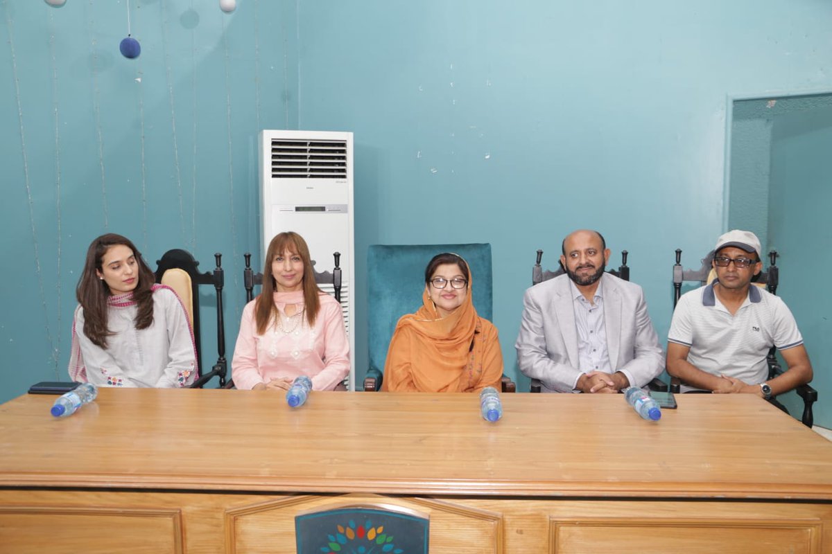 YoLoGoPak's tweet photo. The event was graced by distinguished guests, including  Fahad Shahbaz Warriach of the Prime Minister's Youth Program, Punjab, Dr. Faleeha Kazmi, UHE, Mrs. Bushra Nadeem, LCWU, Dr. Irum Rubaba,, UHE, and Rana Nadeem Anjum,Youth Affairs and Sports Department, Punjab. https://t.co/hFGzzGdtrz