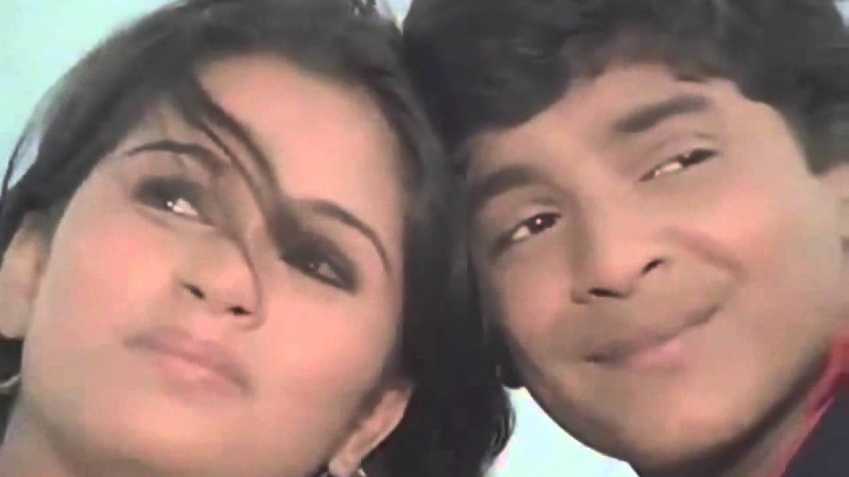 BollyMemories's tweet photo. #44YearsOfThodisiBewafaii 13Jun1980
Ankhon Mein Humne Aapke
Hazaar Rahen
Mausam Mausam Lovely
#RajeshKhanna #ShabanaAzmi #PadminiKolhapure #Siddharth #DevanVarma #SriramLagoo

#Gulzar 
#Khayyam

#EsmayeelShroff https://t.co/u1Udrmuht5