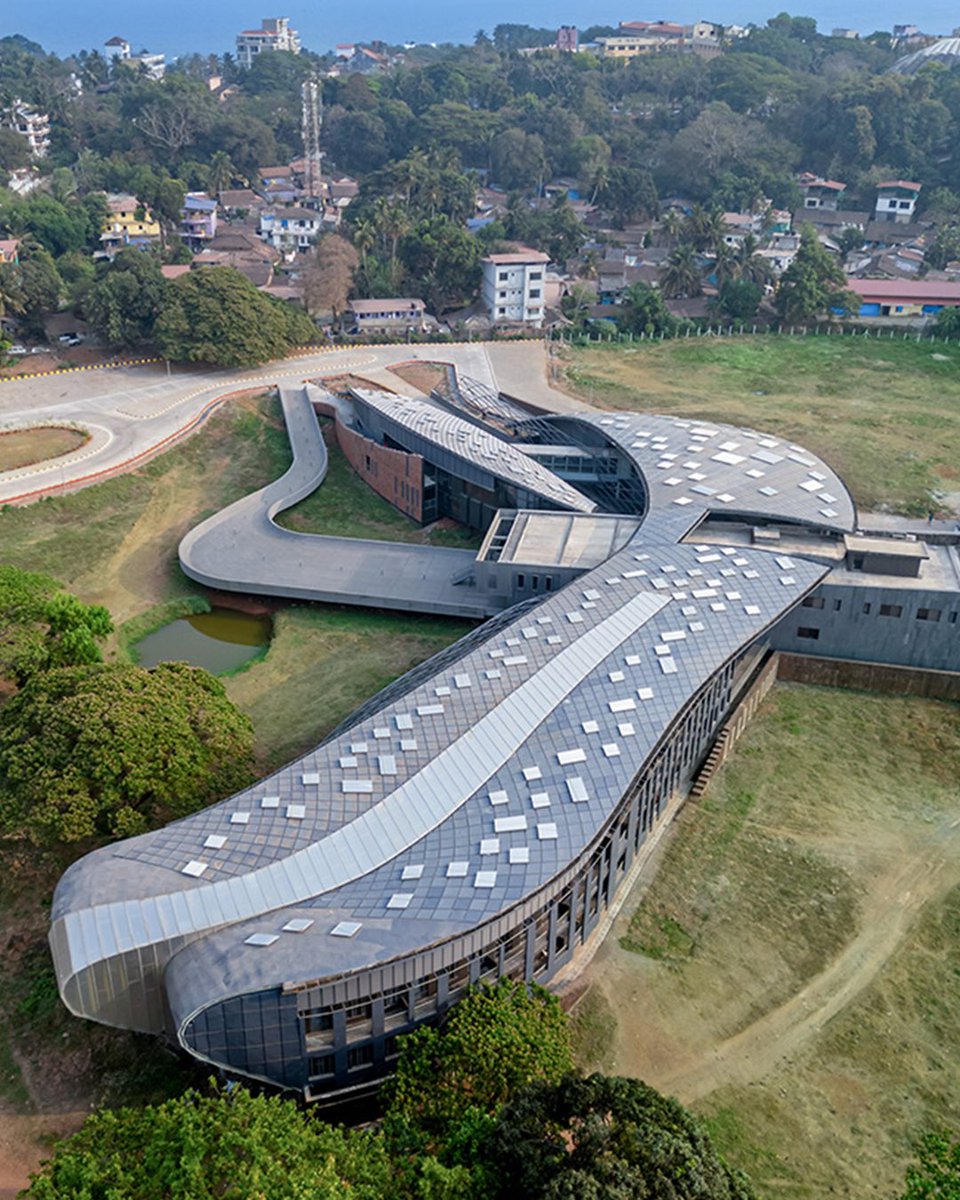 parametricarch's tweet photo. 1/3
The National Institute of Water Sports in Goa, designed by @MOFA_Studio, reflects the dynamic qualities of the Arabian Sea. https://t.co/1xA0Ym59bo