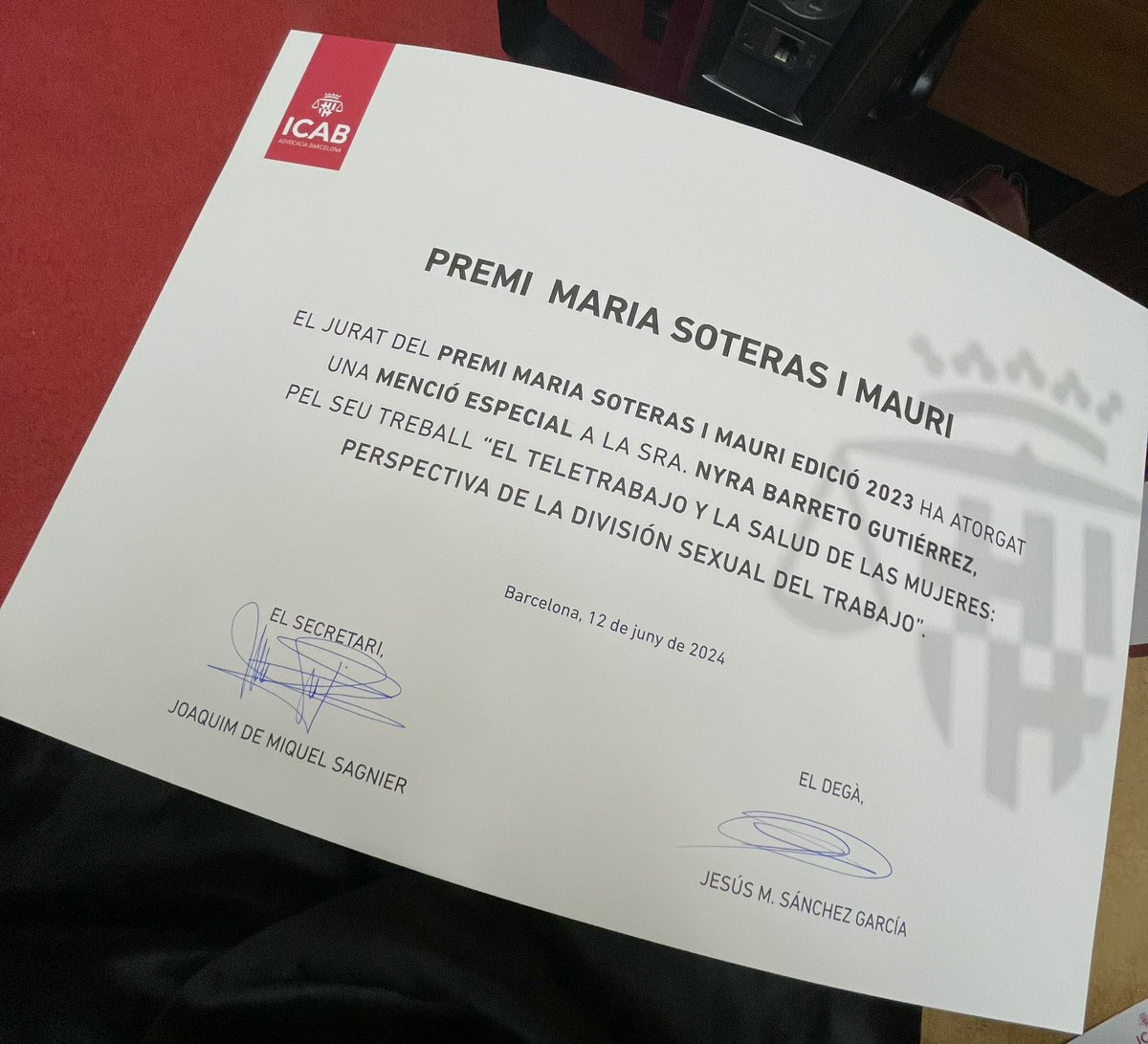 Más que agradecida por esta mención especial del Premio María Soteras i Mauri por mi artículo “El teletrabajo y la Salud de las Mujeres: Perspectiva de la división sexual del trabajo”. 

Gracias a las estimadas miembros del Jurado y al <a href="/ICABarcelona/">ICAB · Advocacia Barcelona</a>. Enhorabuena a Sonia Navarro🫂