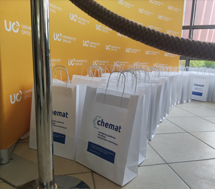 ChematChemicals's tweet photo. Właśnie wróciliśmy z XVII KOPERNIKAŃSKIEGO SEMINARIUM DOKTORANCKIEGO w Toruniu. Dziękuję za możliwośc sponsoringu i prezentacji tego jak Chemat pomaga w tworzeniu mostu pomiedzy chemikami a biznesem 💼🔬🔝 #MostPomiedzyChemikamiABiznesem https://t.co/39YjClvGqC