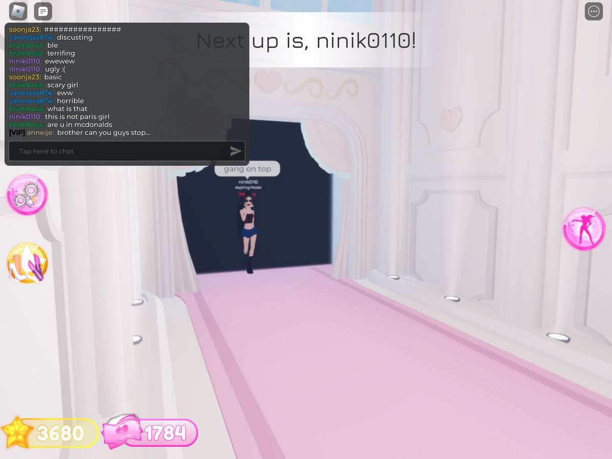 XRoyalexhigh's tweet photo. these people were really rude to everyone in the server..obv they are alt accounts and teaming but it’s just really annoying, I wish they wouldn’t let new roblox users join the game for like 7 days :/ https://t.co/mjzjqLsKD9